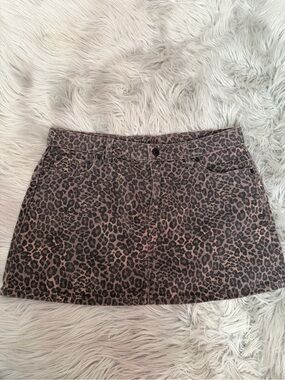 Y2K style leopard mini low rise skirt 🔥